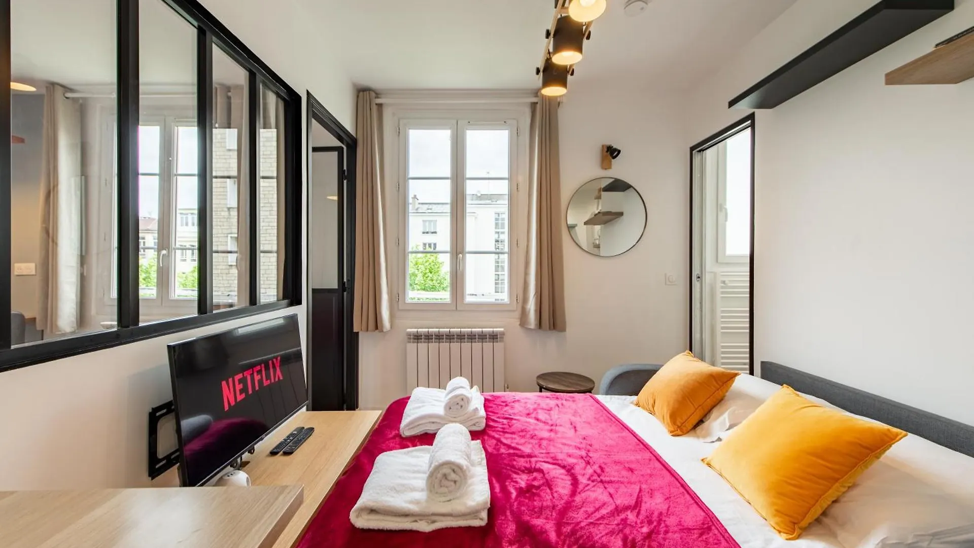 Cozy 1-bedroom With Amenities Near Iconic Montmartre Neighbourhood Apartmán Paříž