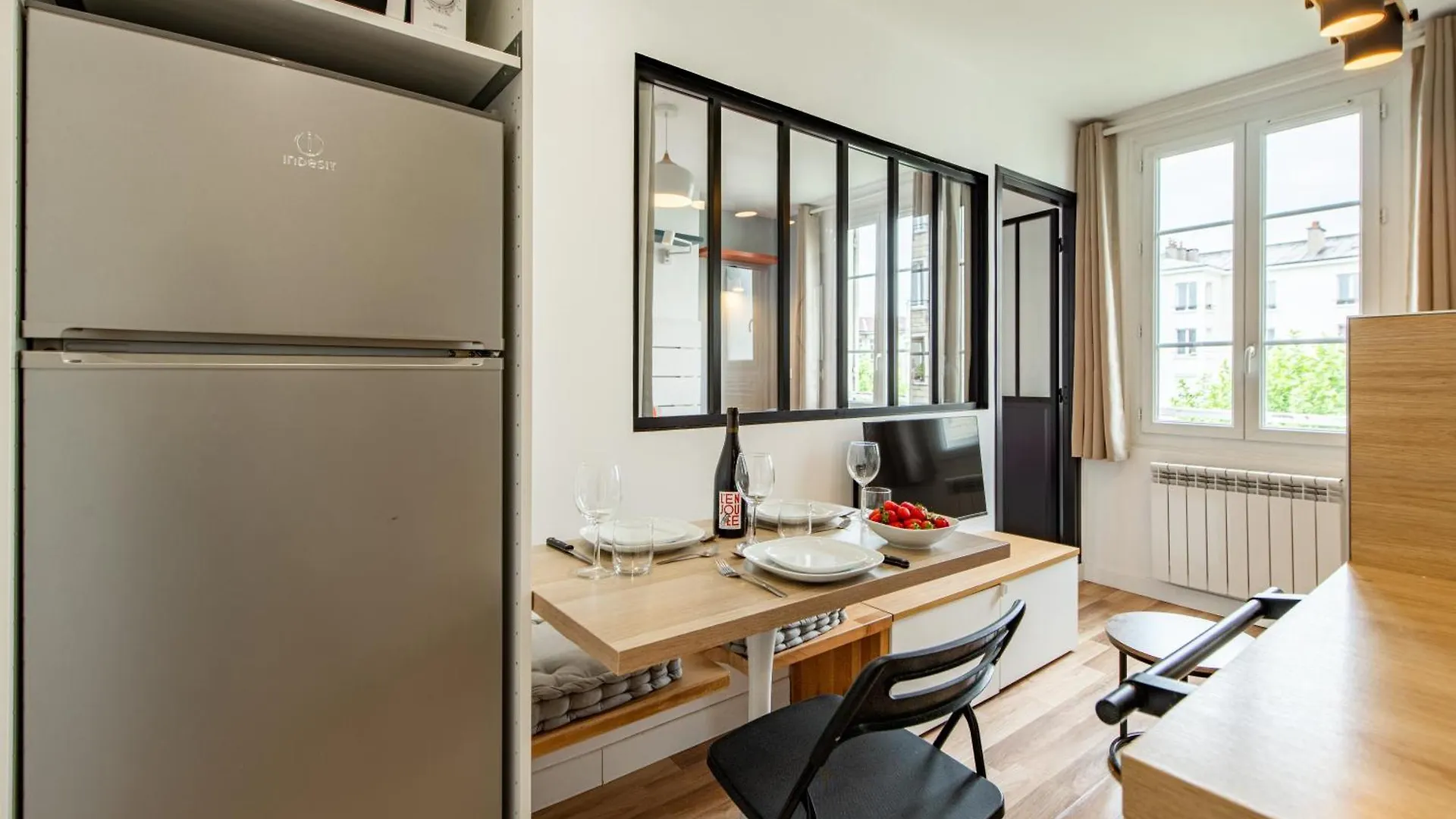 Cozy 1-bedroom With Amenities Near Iconic Montmartre Neighbourhood * Paříž
