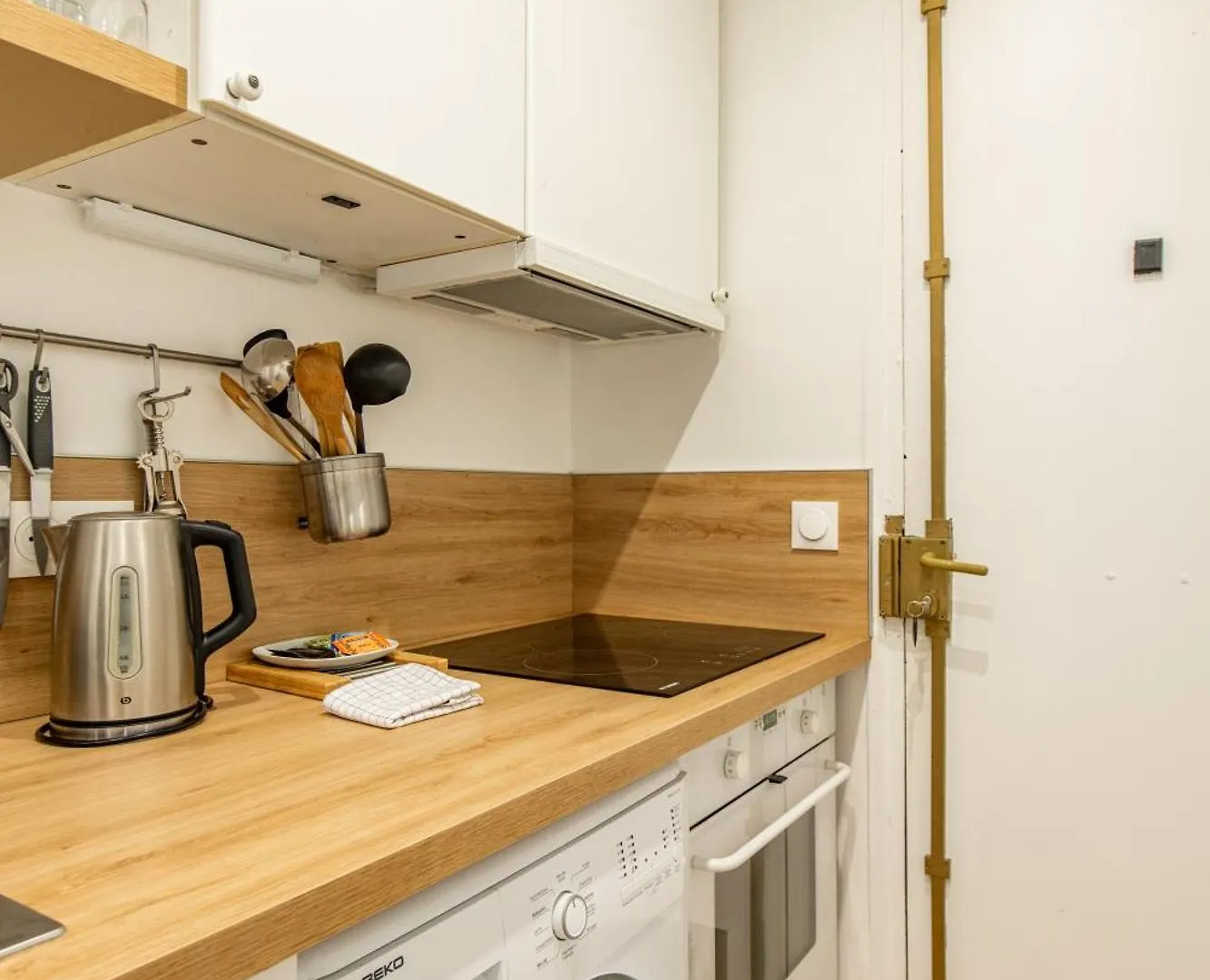 Apartment Cozy 1-bedroom With Amenities Near Iconic Montmartre Neighbourhood Paris