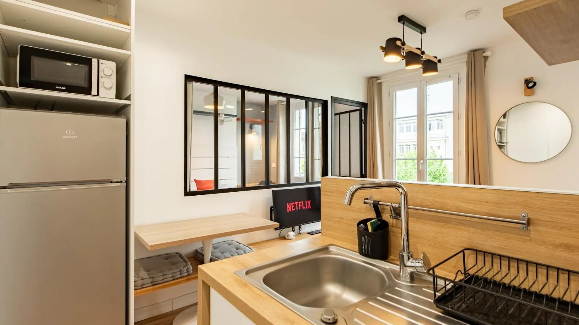 Cozy 1-bedroom With Amenities Near Iconic Montmartre Neighbourhood * Paris