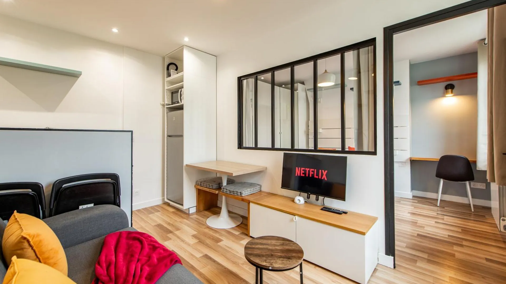 Apartmán Cozy 1-bedroom With Amenities Near Iconic Montmartre Neighbourhood *