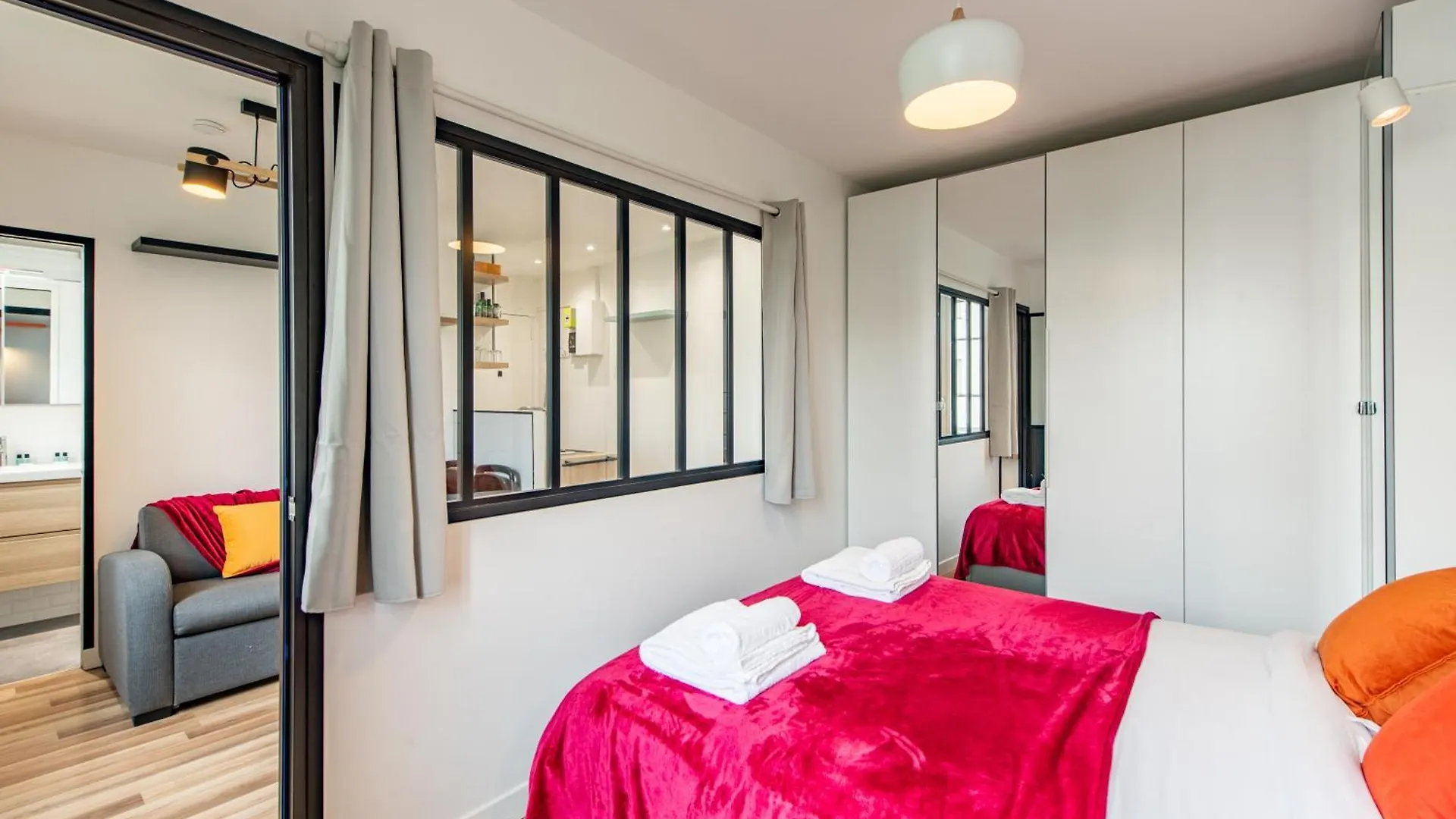 Cozy 1-bedroom With Amenities Near Iconic Montmartre Neighbourhood * Paris