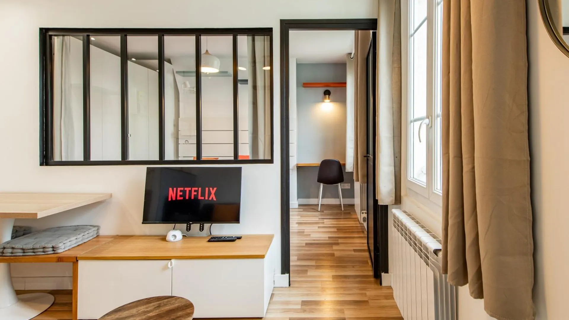 Cozy 1-bedroom With Amenities Near Iconic Montmartre Neighbourhood Apartmán Paříž
