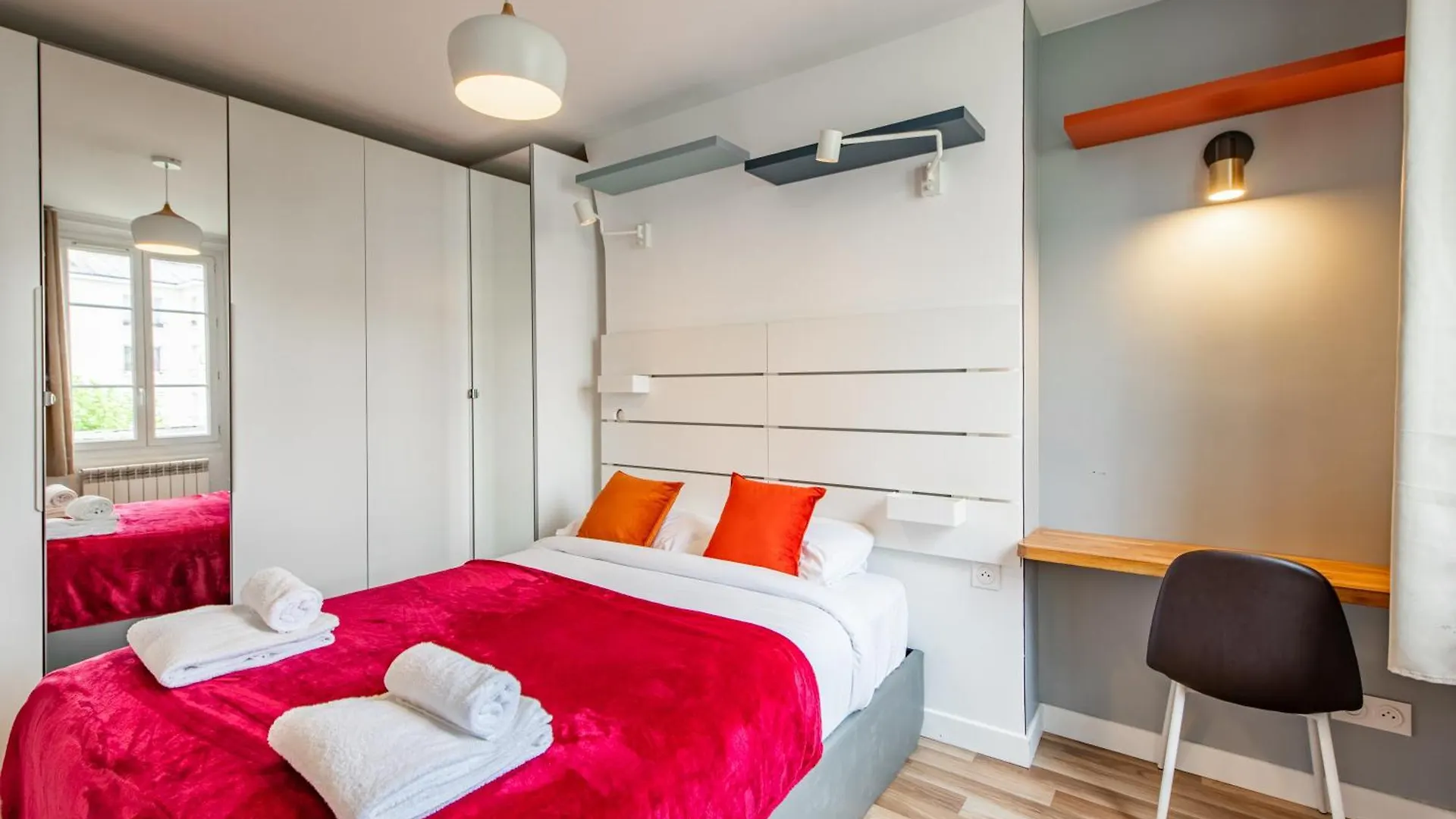Cozy 1-bedroom With Amenities Near Iconic Montmartre Neighbourhood Apartmán *